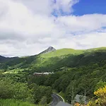 A Cote De La Station De Le Lioran Dans Le Cantal * Saint-Jacques-des-Blats